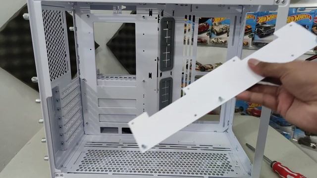 Lian Li O11 Dynamic Mini White Snow Edition - Unboxing & Review