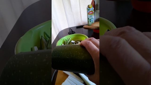 Готовлю овощи в деревне на гарнир. #деревня #готовлю #рецепты #еда#овощи смотреть онлайн