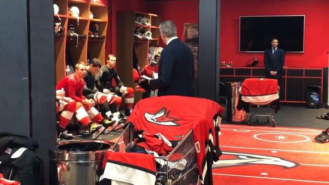 Раздевалка после победы над "Автомобилистом" 3:0 смотреть онлайн