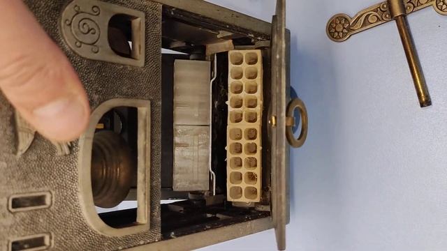 Музыкальная Сигаретница СССР, 1970 ГГ. Вечерноий звон на 40 сигарет. смотреть онлайн