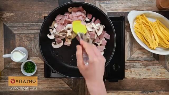 Феттучини с ветчиной и грибами в сливочном соусе смотреть онлайн