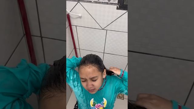 Arrumando pra ir pra escola #ironia смотреть онлайн
