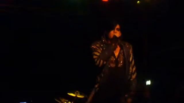 Adam Lambert - Sure Fire Winners (live in Milan, Italy) 24.11.2010 смотреть онлайн