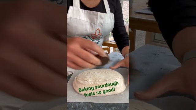 A parte mais divertida de fazer pão. The most fun part of baking bread смотреть онлайн
