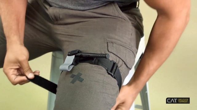 Combat Application Tourniquet (CAT) GEN 7 - Self application to a leg injury. смотреть онлайн