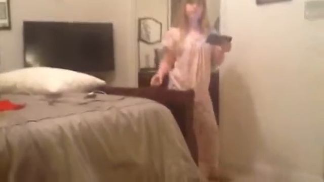 Jayda dancing to Baby Einstein смотреть онлайн