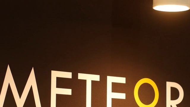 Meteor Lighting at LightShow West 2019 смотреть онлайн