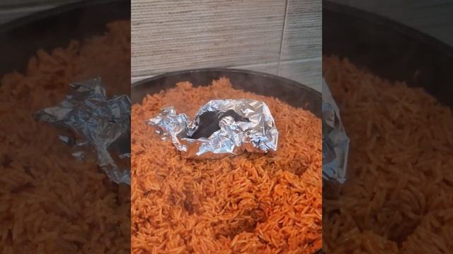 Smoky Jollof with honey glazed chicken смотреть онлайн