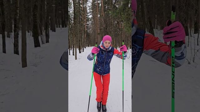 Работа корпуса #коньковыйход #лыжи #лыжник #спорт #обучениелыжи смотреть онлайн