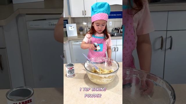 🍭COOKIE LOLLIPOP BY CHEF LIS | FOOD VIDEOS FOR KIDS AND ADULTS | FUNNY TODDLER смотреть онлайн