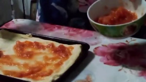 Пицца из маринованных помидоров