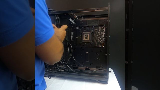 Intel I9 Gaming PC Build Timelapse - Fractal Torrent смотреть онлайн