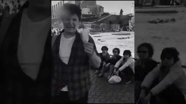 реакция девушек на уличные фокусы смотреть онлайн