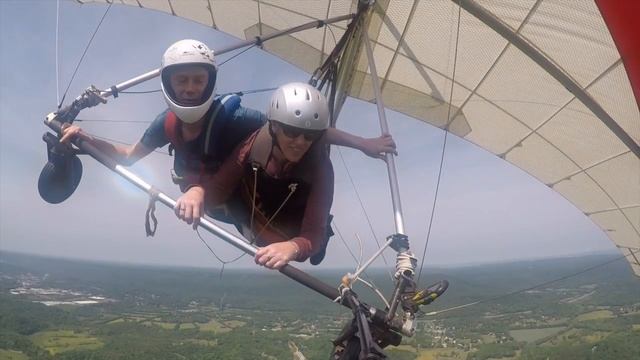 Christine Paulson Tandem Hang Gliding at Lookout Mountain Flight Park смотреть онлайн