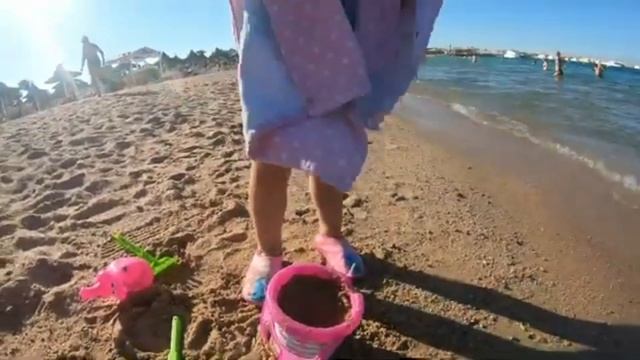 At the Beach in Summer | Обучающая Песня На Английском + Рабочий лист смотреть онлайн