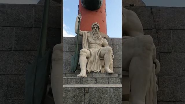 Ростральные колонны 1, 2 ,3 , 4 на стрелке Васильевского острова!!! смотреть онлайн