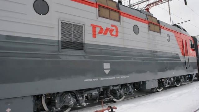 Электровоз ЭП1М-758 с поездом №382 Москва — Грозный смотреть онлайн