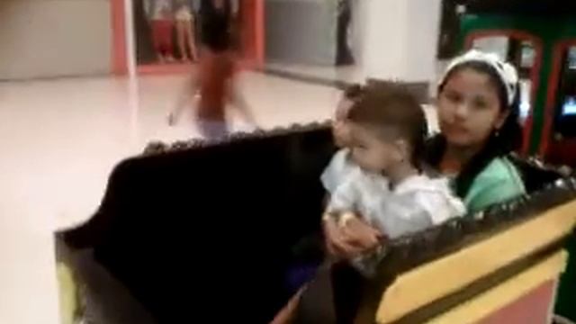 Mini Express Train Mall Indonesia смотреть онлайн