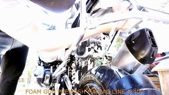 BMW 1200 ADVENTURE 10000 chilometri di moscerini * Detailing Moto * смотреть онлайн