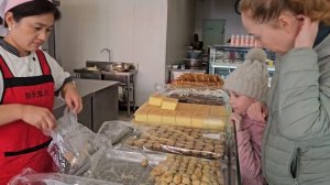 Прибыли в Китай. Гуляем по Хуньчуню! Гостиница Цзинь Юе. Let's walk around Hunchun! #1