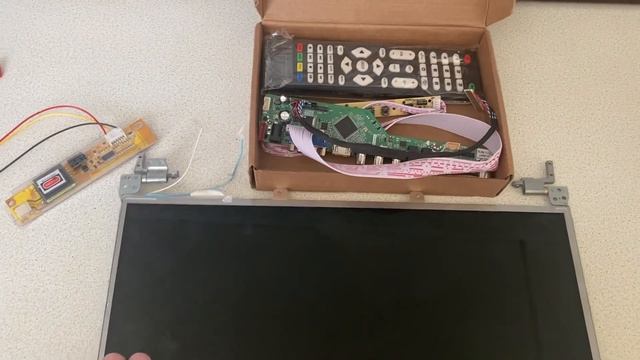 Подлокотник с встроенным монитором в Toyota town ace! смотреть онлайн