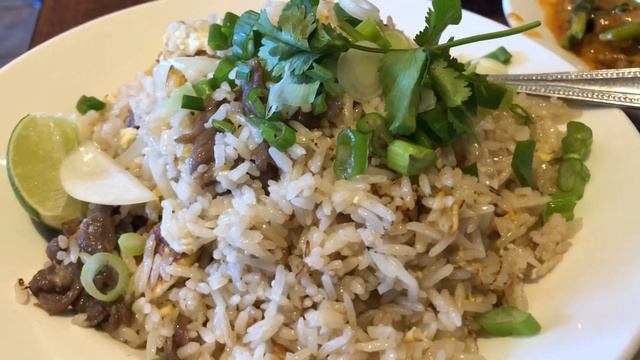 Hole in the Wall grub ~ Chang Puak White Elephant Thai restaurant in San Bruno смотреть онлайн