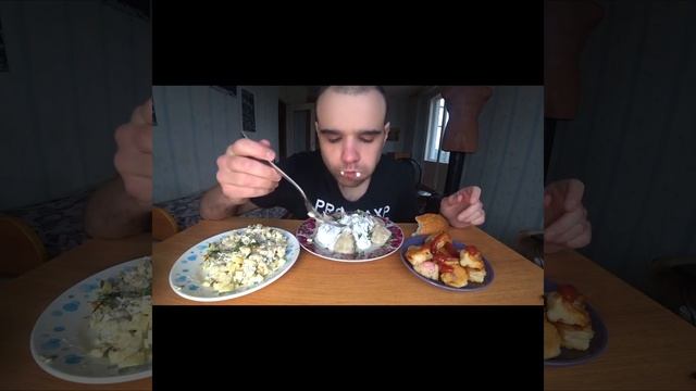 САМЫЕ ВКУСНЫЕ ХИНКАЛИ / ОЛИВЬЕ / СОСИСКА В ТЕСТЕ / #mukbang #food #shorts #eating #delicious #asmr смотреть онлайн