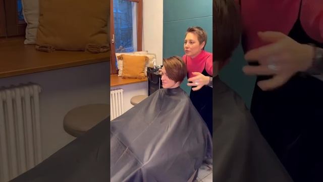 Katya is very happy to finally cut her hair short (HD remaster and edit) смотреть онлайн
