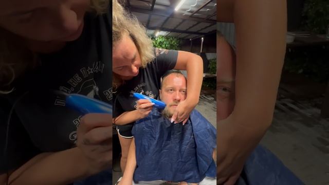 Сбиваем годовалую бороду смотреть онлайн