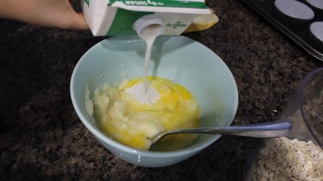 WHAT I EAT IN A SCHOOL WEEK (healthy + non vegan) with NO restrictions смотреть онлайн