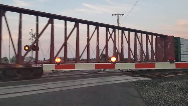 7/3/2021 pt 1 EMD LEADER!!! BNSF 9221 northbound manifest fallbridge sub смотреть онлайн