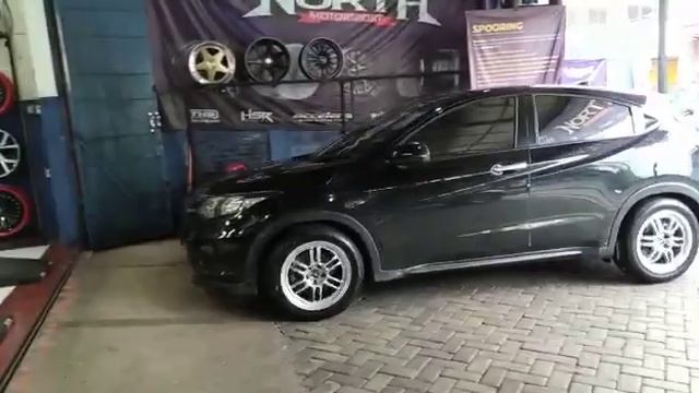 Honda Hrv Sudah Pasang LOWERING KIT HSR WHEEL Malang смотреть онлайн