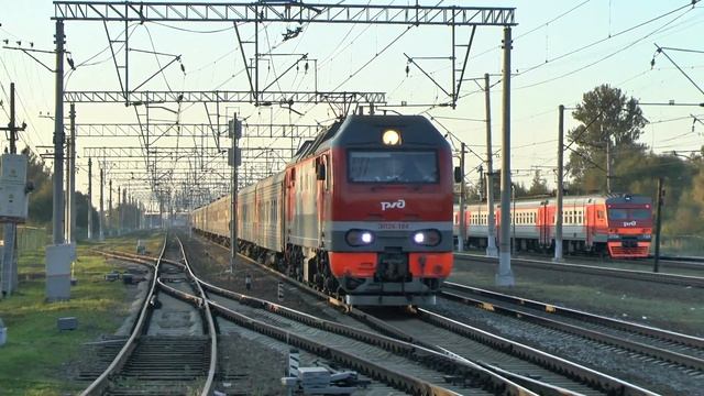 Электровоз ЭП2к-184 с пассажирским смотреть онлайн