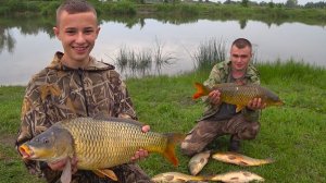 РЫБАЛКА НА САЗАНА, У НЕГО ЖОР !!!!!