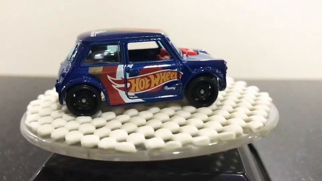 Hot Wheels Morris Mini смотреть онлайн