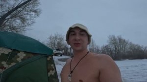 Мобиба баня в городе. Сделал прорубь в Азии!