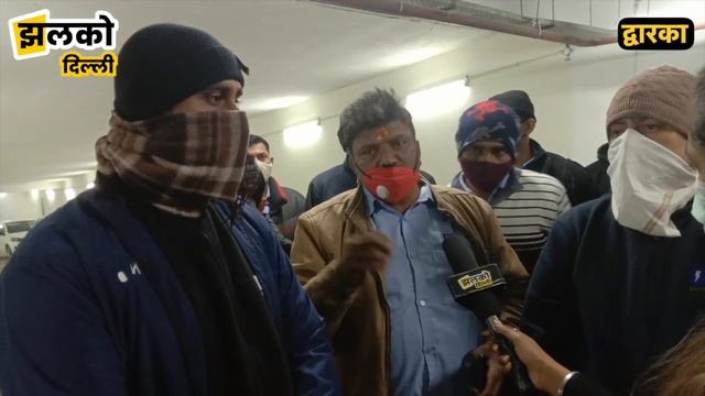 दिल्ली में कैब कंपनियां कर रही ड्राइवरों का शोषण, वेतन घटाने पर हुआ हंगामा ~ Delhi News смотреть онлайн