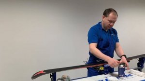 Очистка скользящей поверхности горных лыж