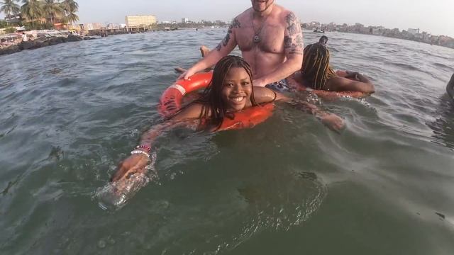 СЕНЕГАЛ : африканки дают жару!  / Senegal