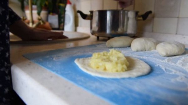 Пирожки на сковородке. Рецепт для ленивых, очень быстрый, невероятно вкусный и простой!