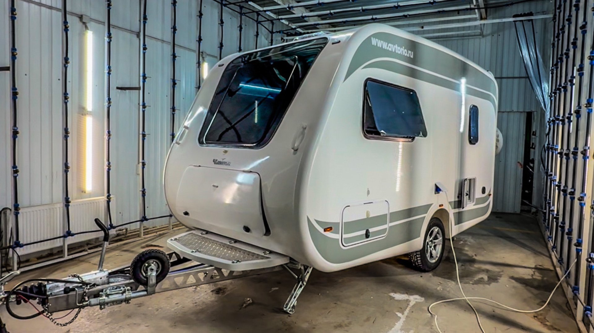 Автодом российского производства «Чайка». Обзор каравана с кузовом монокок и зимней подготовкой. смотреть онлайн