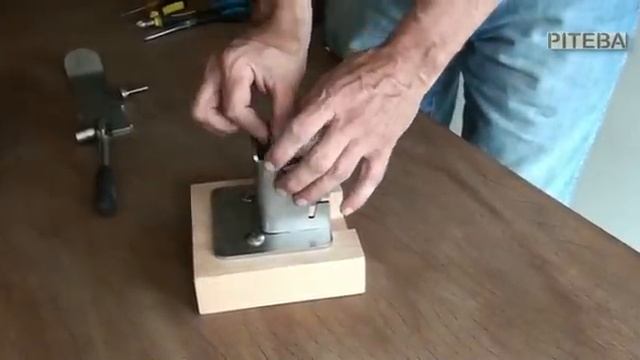 PITEBA nut cracker notenkraker casse-noix presse à noix смотреть онлайн