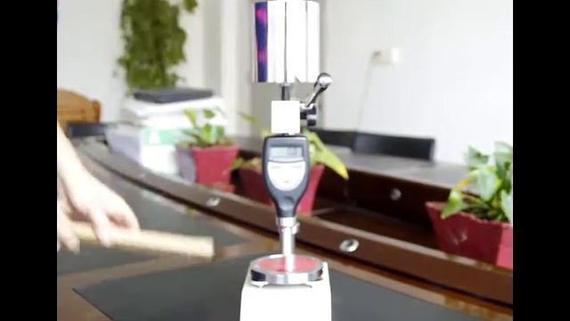 邵氏D型支架测量木头.MP4 смотреть онлайн