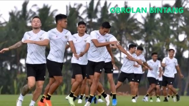 🔴LEGENDA MALAYSIA SYOK‼️Safee Sali Puji Timnas Indonesia Kalahkan Vietnam Dengan Sangat Mudah.. смотреть онлайн