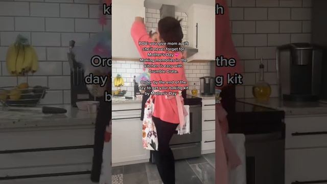 LAST DAY to order your Crumble Crate baking kit to ensure you'll get it by Mother’s Day! 💕 #shorts смотреть онлайн