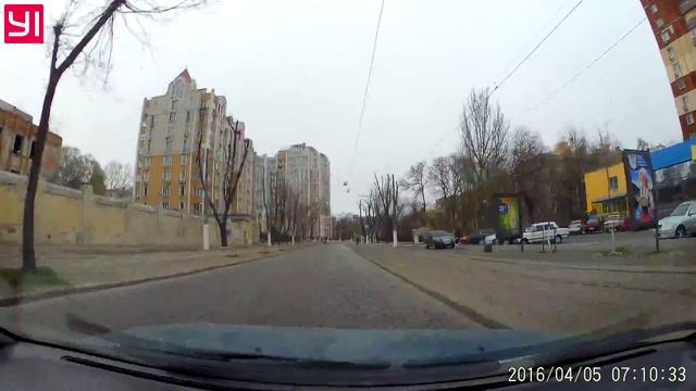 Как снимает видорегистратор Xiaomi Yi в пасмурный день ? смотреть онлайн