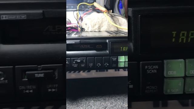 Alpine 7618 E & CHM -S601 смотреть онлайн