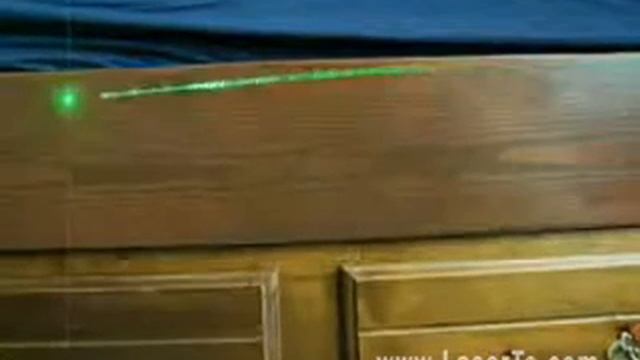 High power green laser pointer has long distance laser beam смотреть онлайн