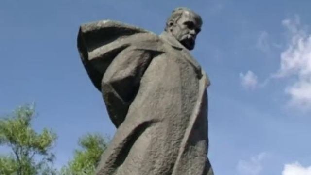 Полет дирижабля над Домом Правительства и гостиницей Украина смотреть онлайн