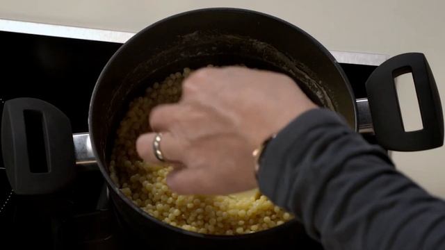 Крылья в сусле, птитим с овощами и клубника в шоколаде